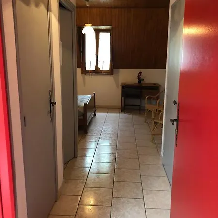 Penzion La Ferme Du Port D'enveaux 3*