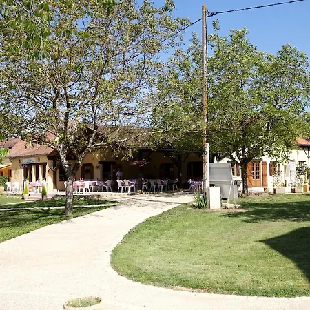 Penzion La Ferme Du Port D'enveaux 3*